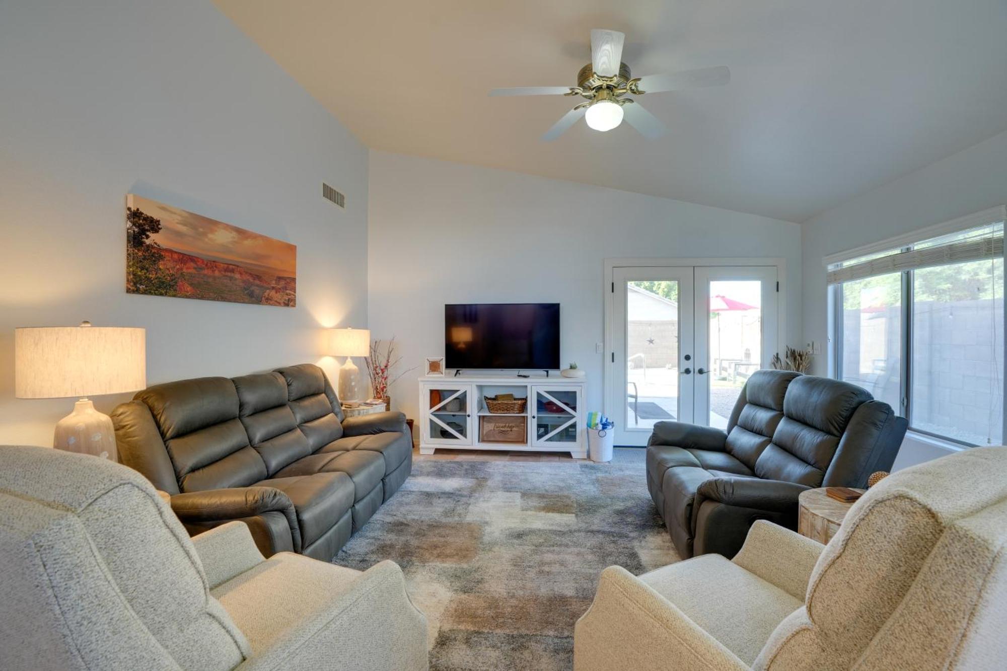 Villa Sunny Surprise Getaway With Private Yard And Pool Esterno foto